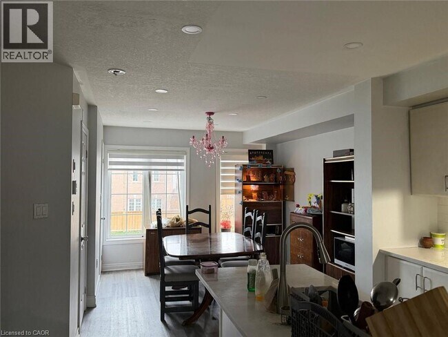 Photo - 402 Linden Dr