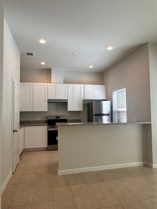 Photo - 8310 Williamsdell St