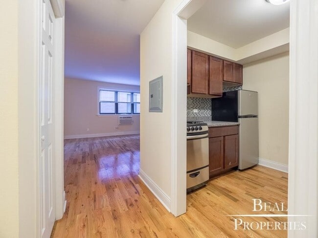 Building Photo - 0 bedroom in CHICAGO IL 60614 Unit 506