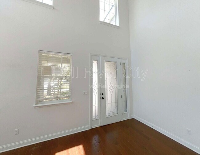 Photo - 2099 Club Lake Dr