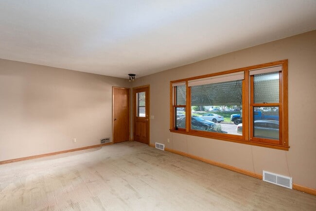 Photo - 508 Malin St