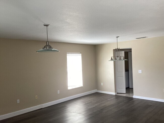 410 Fairfield Dr