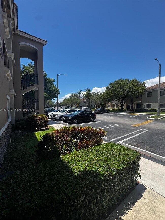 Photo - 22621 SW 88th Pl Unit 302-8
