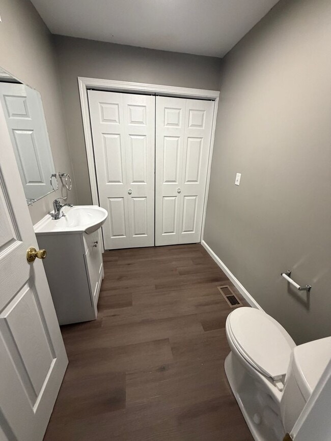 Photo - 420 E Dewald St