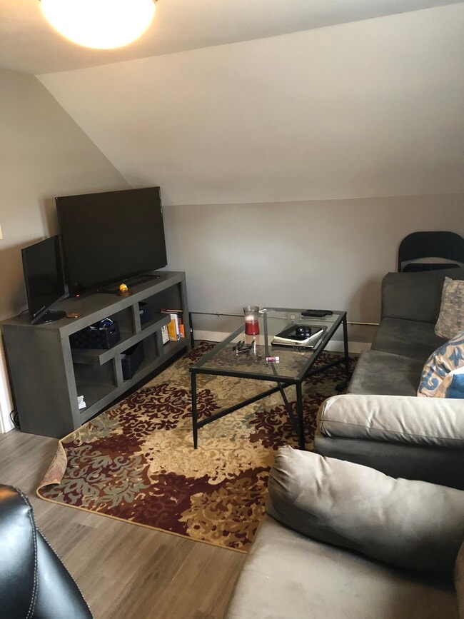 Photo - 1621-1623 Hyde Ave Unit 1621