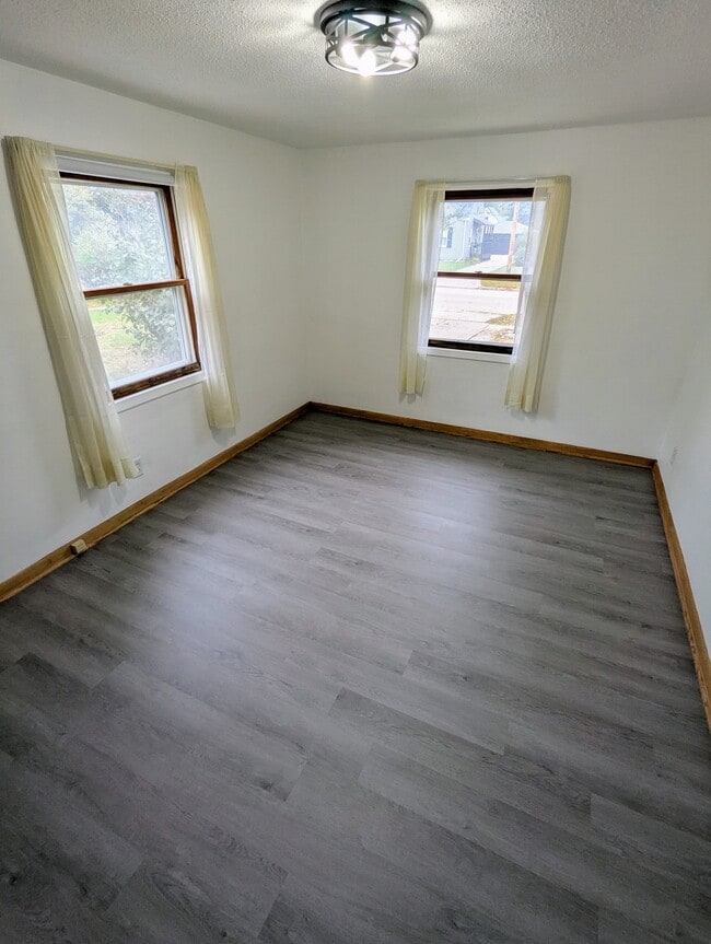 Photo - 1810 Midway Dr