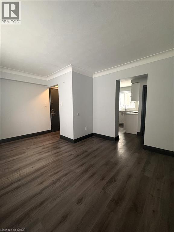 Photo - 245 Mohawk Rd E Unité 6