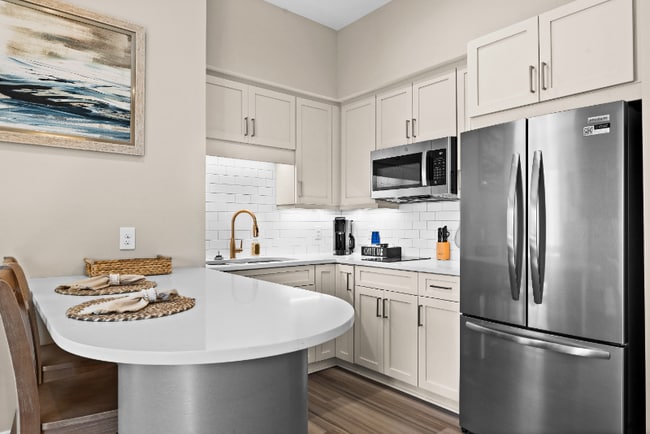 Photo - 812 Shepard St