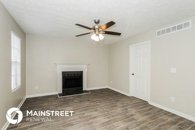 Photo - 2970 Deleher Ct SE