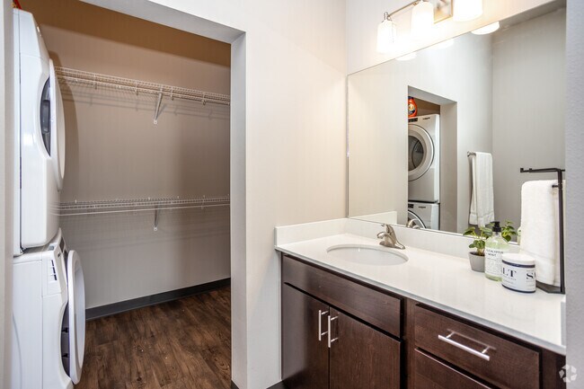 1BR, 1BA - 630 SF