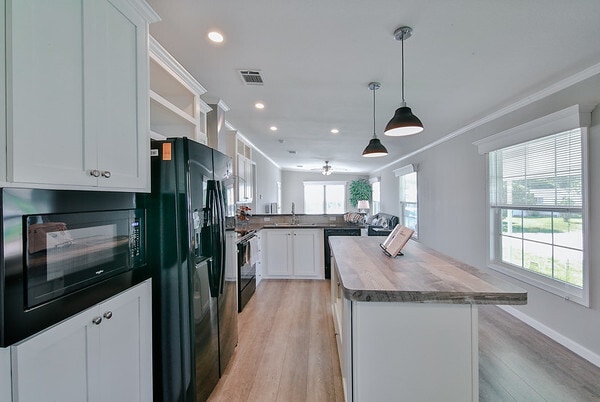 Photo - 475 Netherland Ave