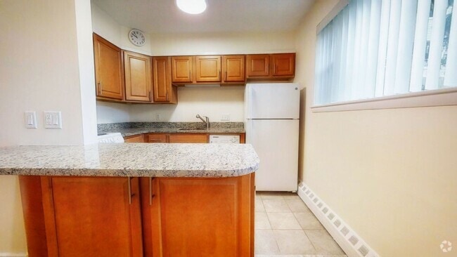 Building Photo - 91 Stedman St Rental