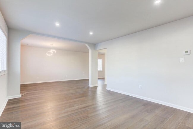 Photo - 187 Scott Dr