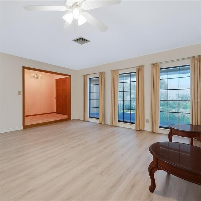 Photo - 114 Arrowhead Ln