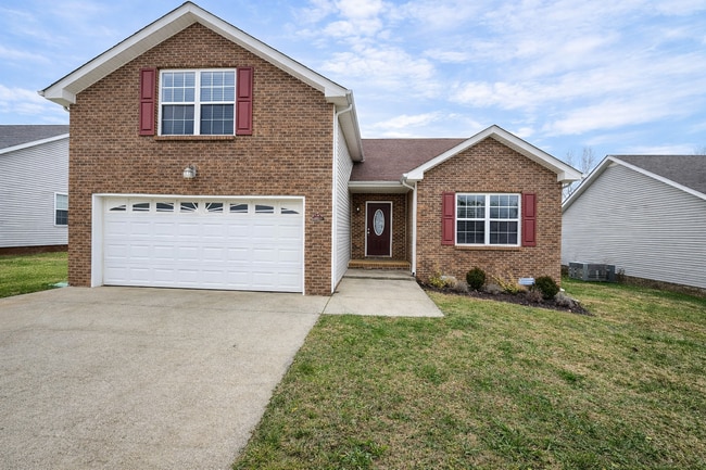 Building Photo - $1800 3 Bedrooms 2.5 Bath Brick Home with a bonus room!