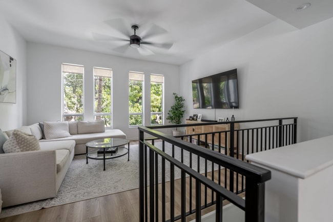 Photo - 723 SE 16th Ct