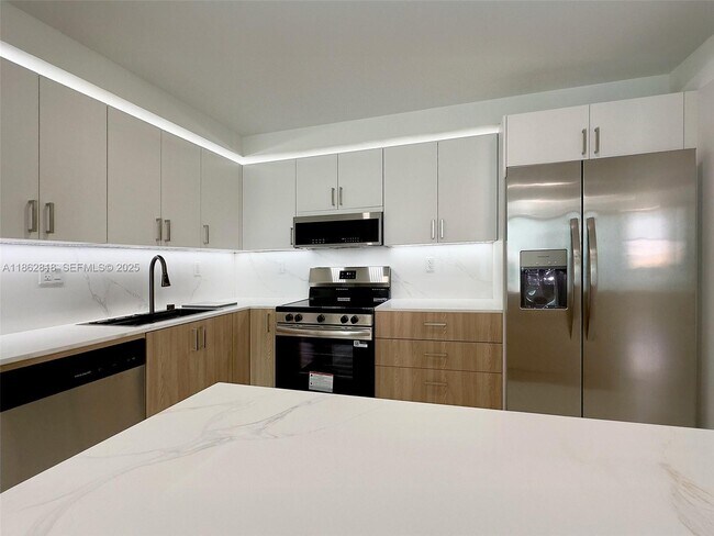 Photo - 18151 NE 31st Ct Unidad 904