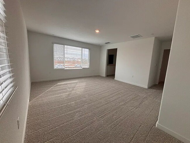 Photo - Spacious 5-Bedroom Retreat with 3 Full Baths in Charming Elk Grove