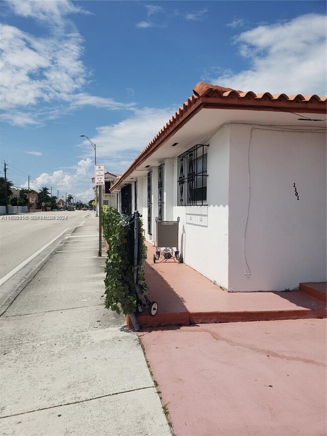 Photo - 1101 SW 17th Ave