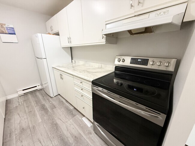 Photo - 140 Park Ave E