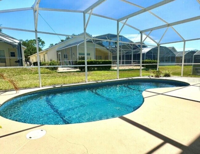 Photo - 5 Bedroom 3 Bathroom and private pool Home For Rent in Davenport