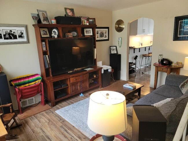 Photo - 330 E Pike St Unidad 330