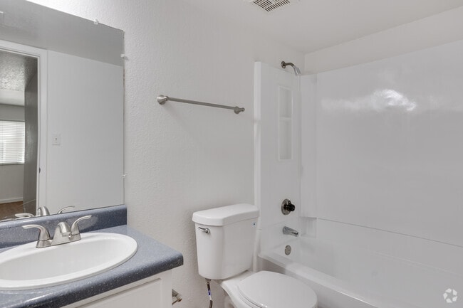 2 habitaciones, 2 baños - 920 pies cuadrados - Baño principal
