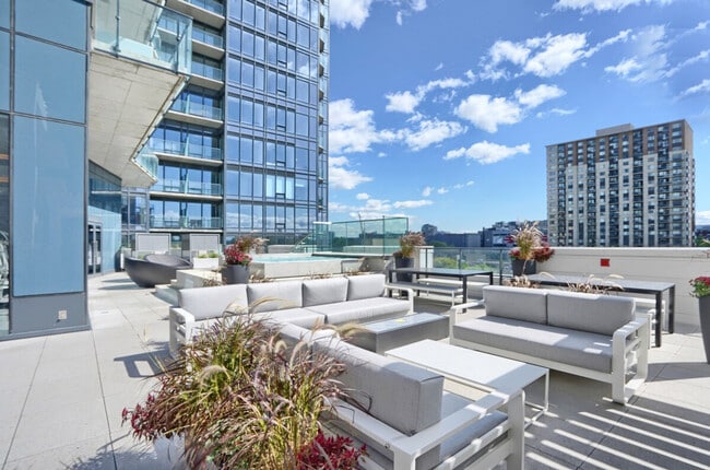 Photo - 1215 Rue Saint-Antoine O Unité SI ID1262041P