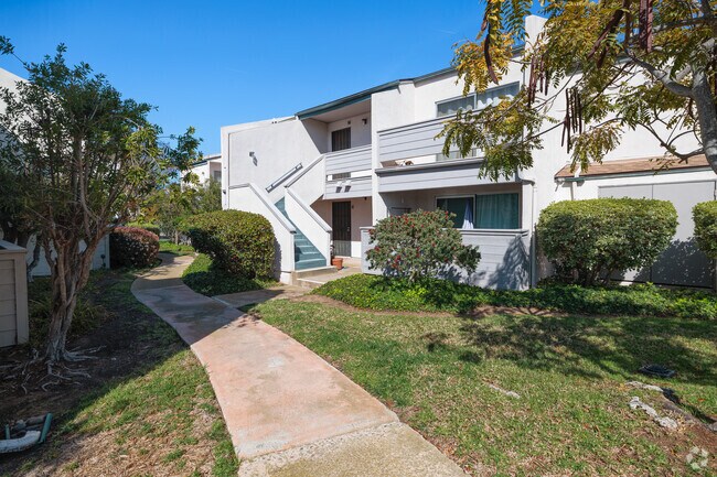 3290 Ashford St - Village Woods