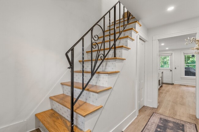 29 Sterling St