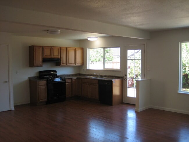 Photo - Charming 3 bedroom 2 bath home for Rent