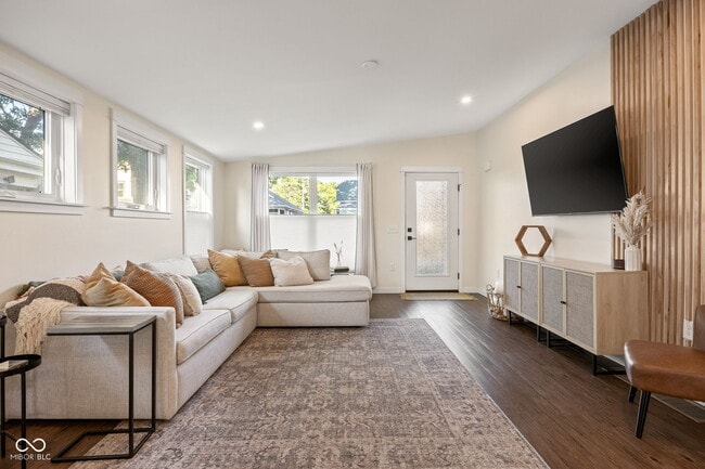 Photo - 806 N Beville Ave