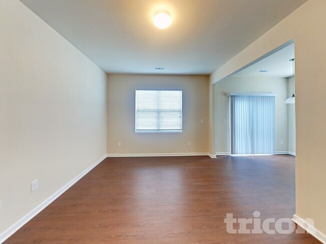 Photo - 2046 Aragon Lane