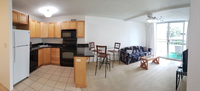 Photo - Window AC. Waikiki. Near Beaches. Unit 206