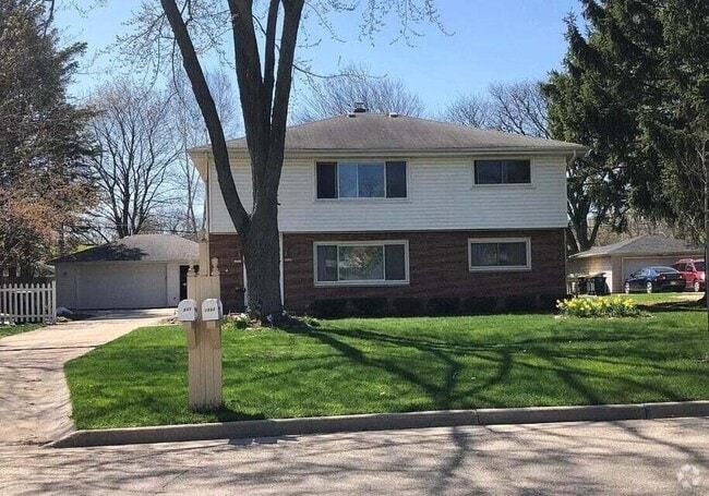 Building Photo - 1531 N 116th St Rental