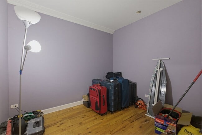 Photo - 1050 N Milwaukee Ave Unit 02a