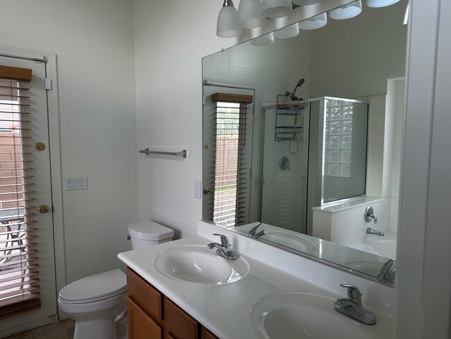 Photo - The Love Road House