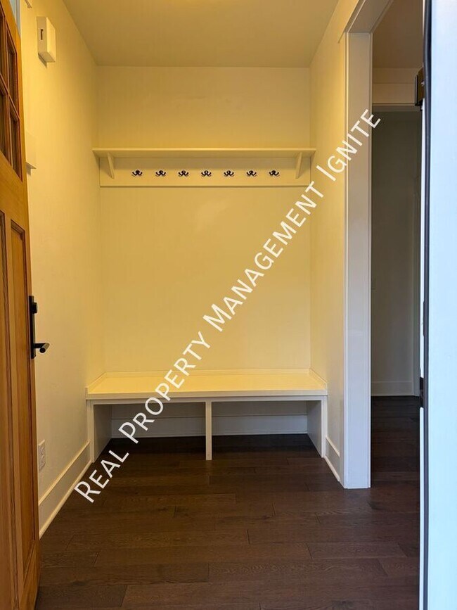 Photo - 1650 NW Lewis St