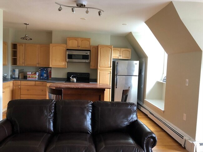 Photo - 318 Tappan St Unit 3