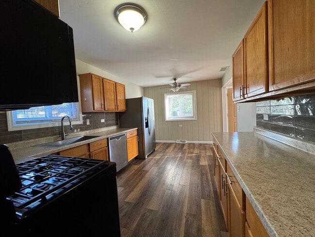 Photo - 7838 W 73rd Pl