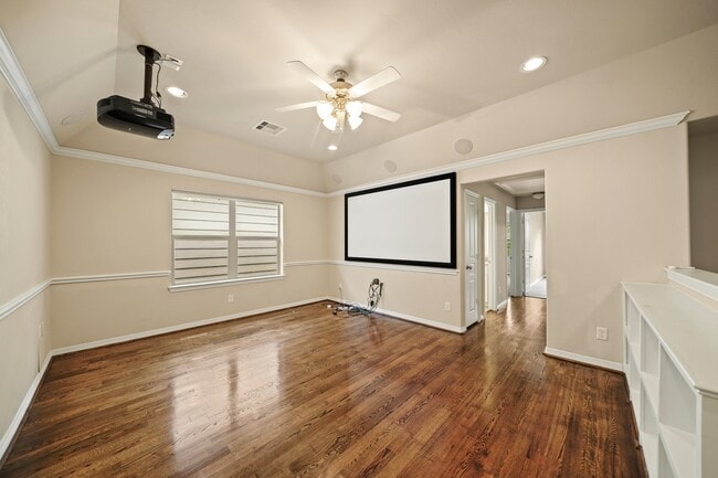 Photo - 1121 Beall Landing Ct