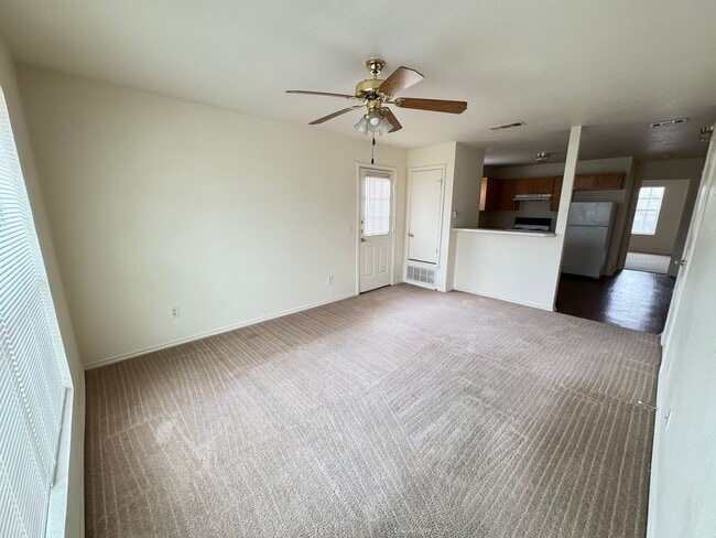 Photo - 2003 Monte Carlo Ln Unit Apt A