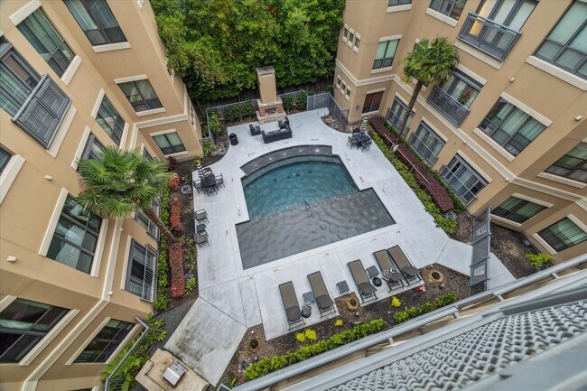 Building Photo - 1901 Post Oak Blvd Unit 4304