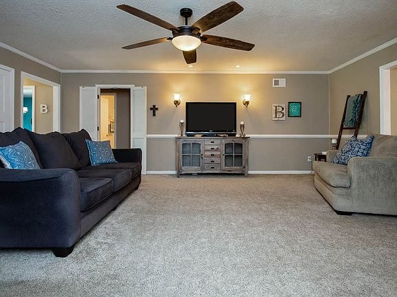 Photo - 410 Laura Ann Dr