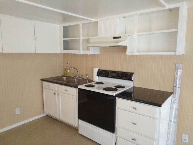 Photo - 3 Bed / 2 Bath Home + 1 bed / 1 bath Casita & work shop