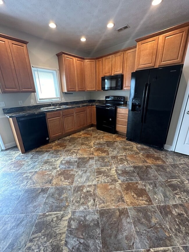 Photo - Townhouse for Rent in Cedar Point