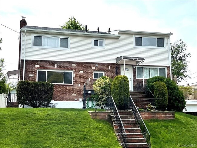 Photo - 47 Kingston Ave