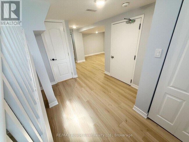 Photo - 200 Trent St E