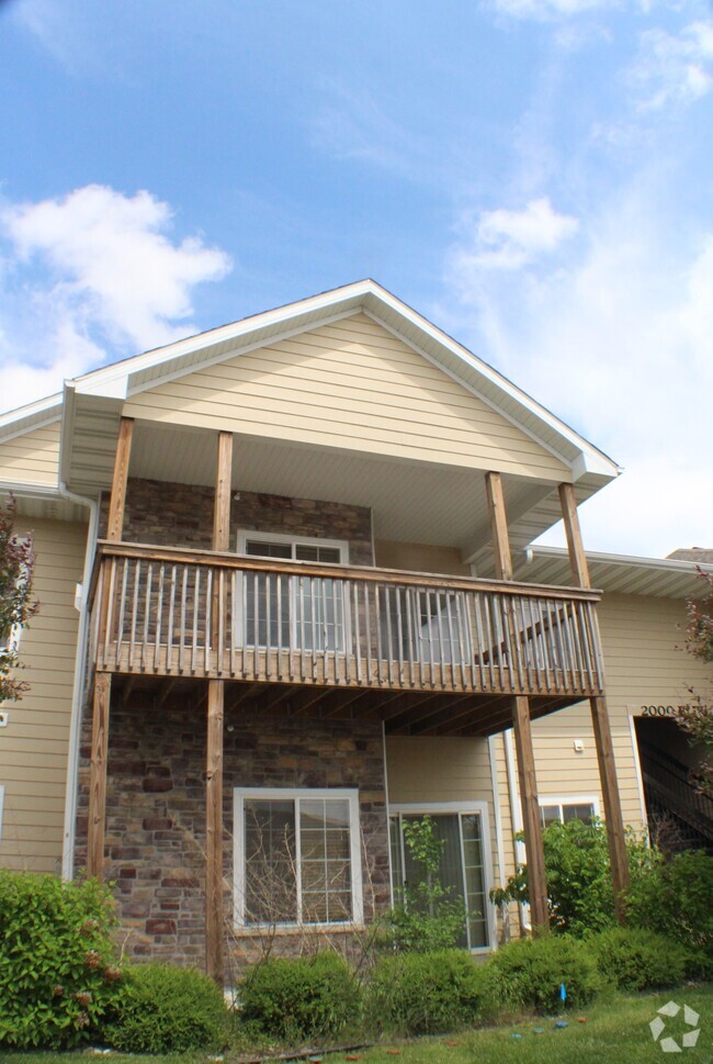Building Photo - 2000 Meadow Ct Rental