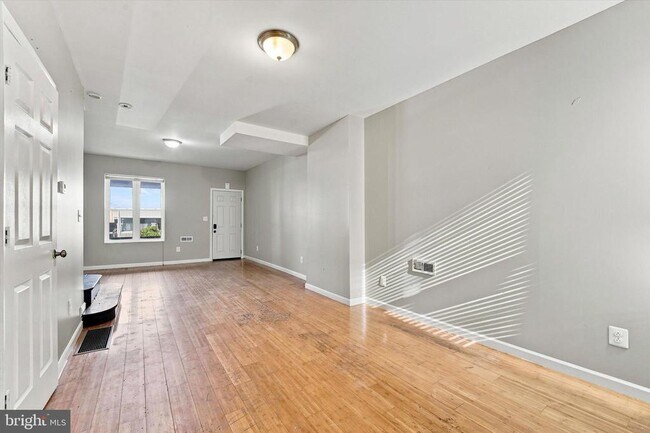 Photo - 1551 N Allison St